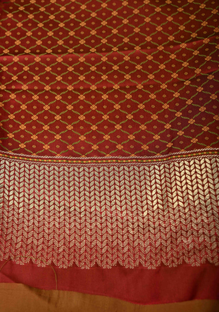 Maroon Dual Tone Banarasi Semi Mashru Silk Saree with  Zari Buttis and Tanchoi Pallu