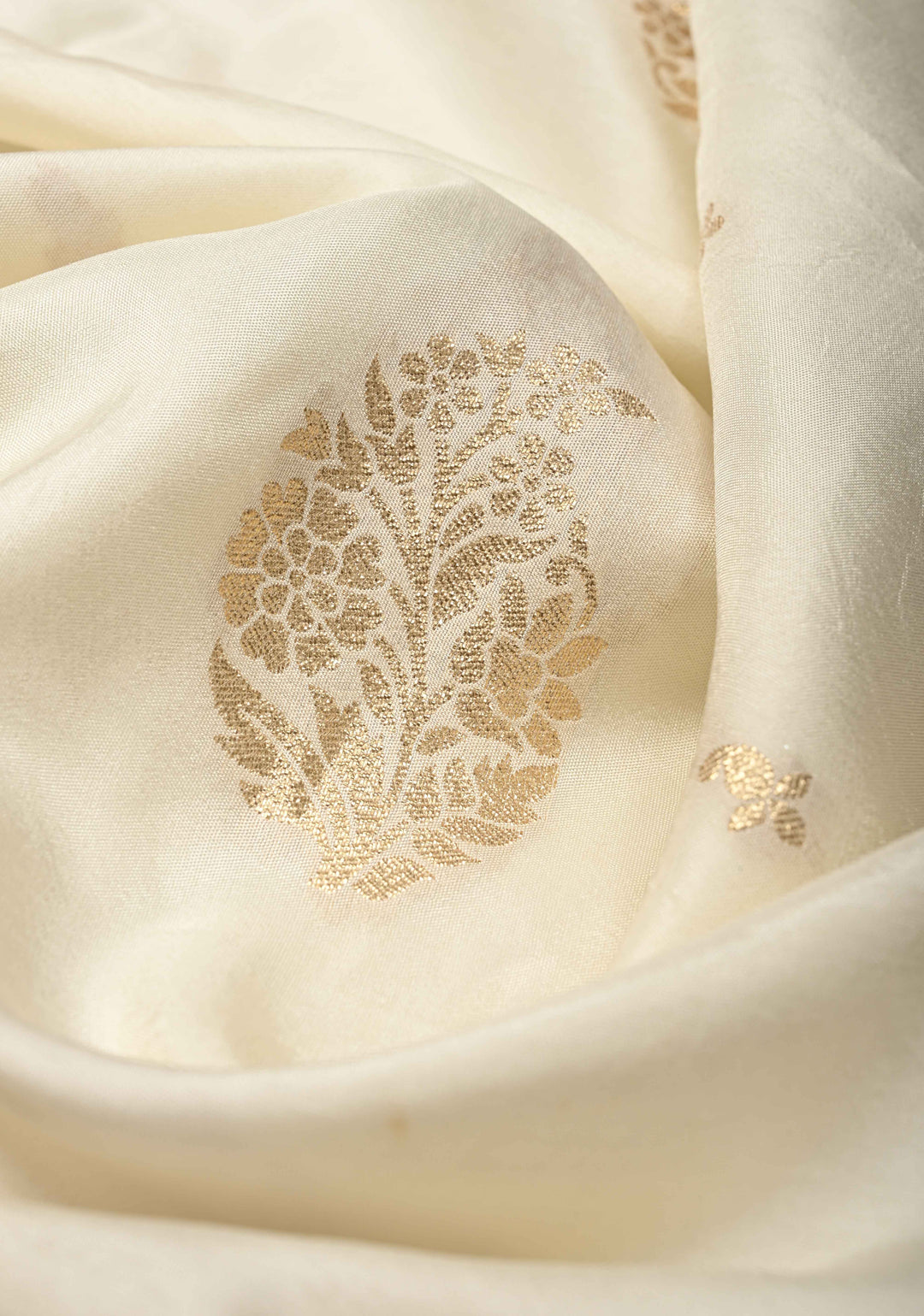 White Viscose Saree with Floral Buttas and Fancy Lace Trim Border