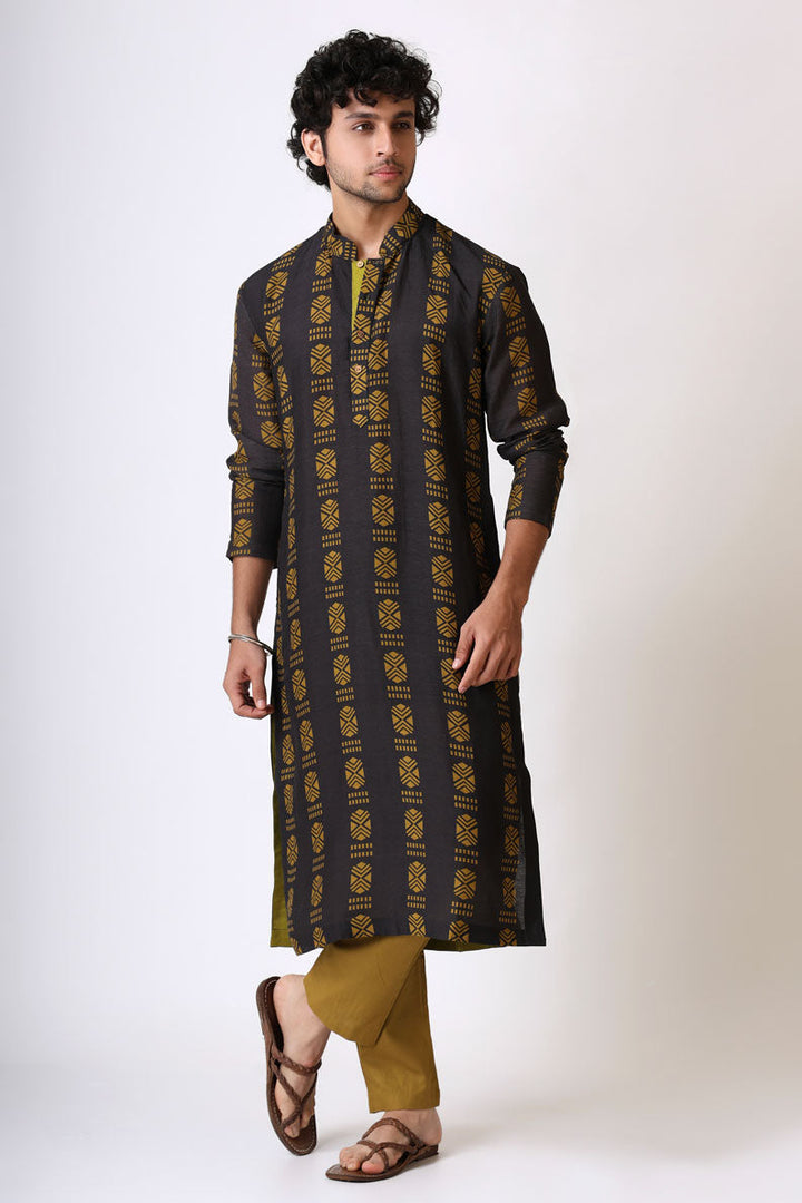 SANGHARASH BLACK MAYIL SET (kurta + pant + jacket) | SHOBITAM