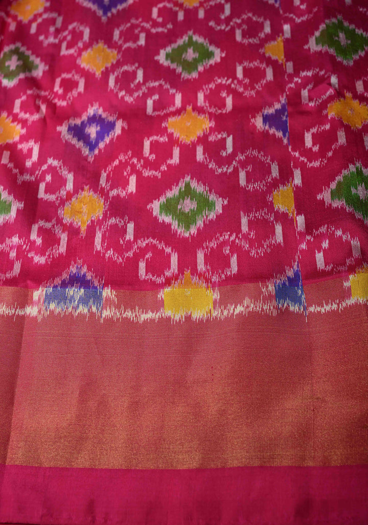 Ivory Uppada Handloom Pochampally Ikkat Silk Saree with Zari Border | SILK MARK CERTIFIED