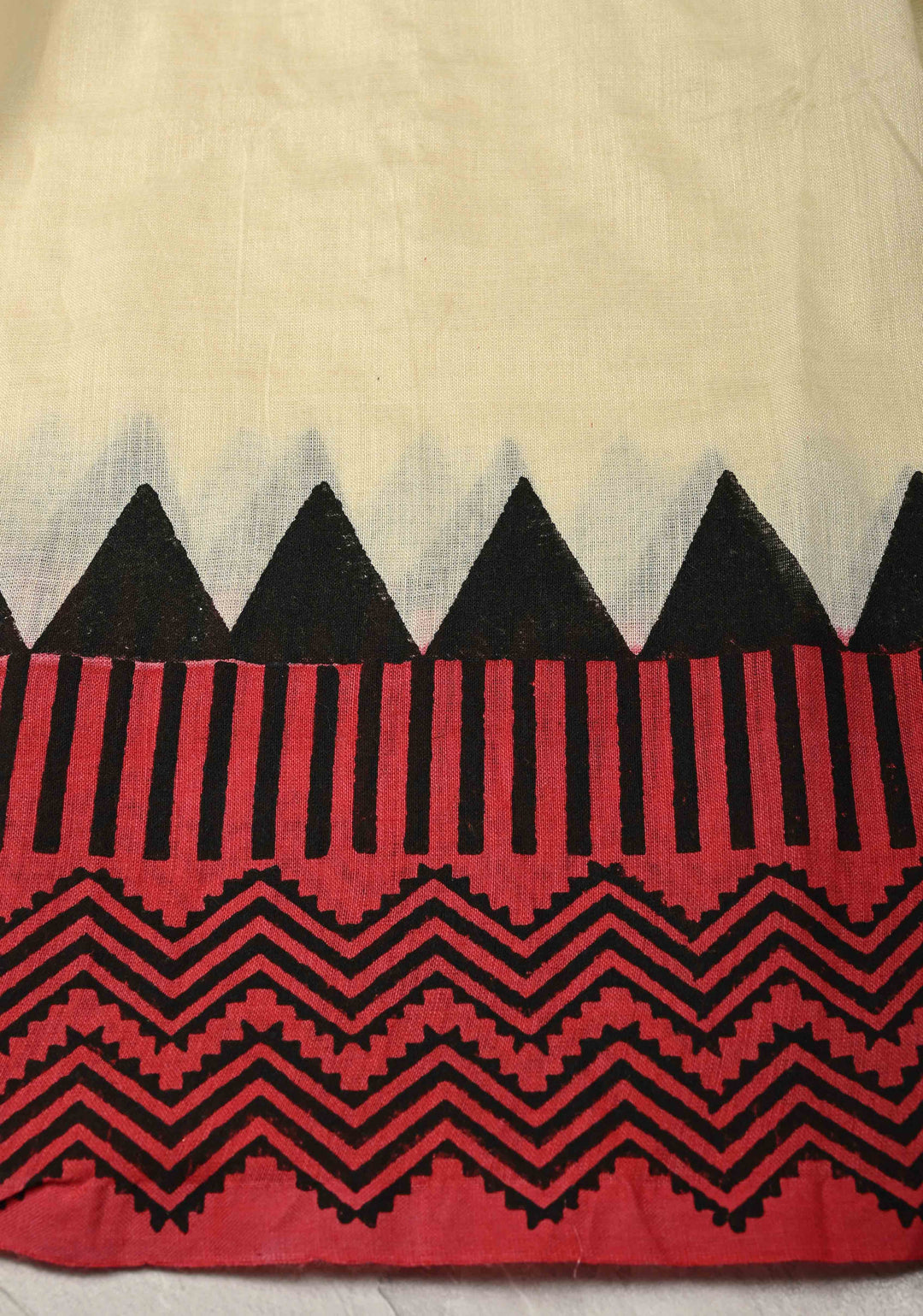 Cream Uppada Handloom Cotton Saree with Contrast Border and Mandala Motifs on Pallu