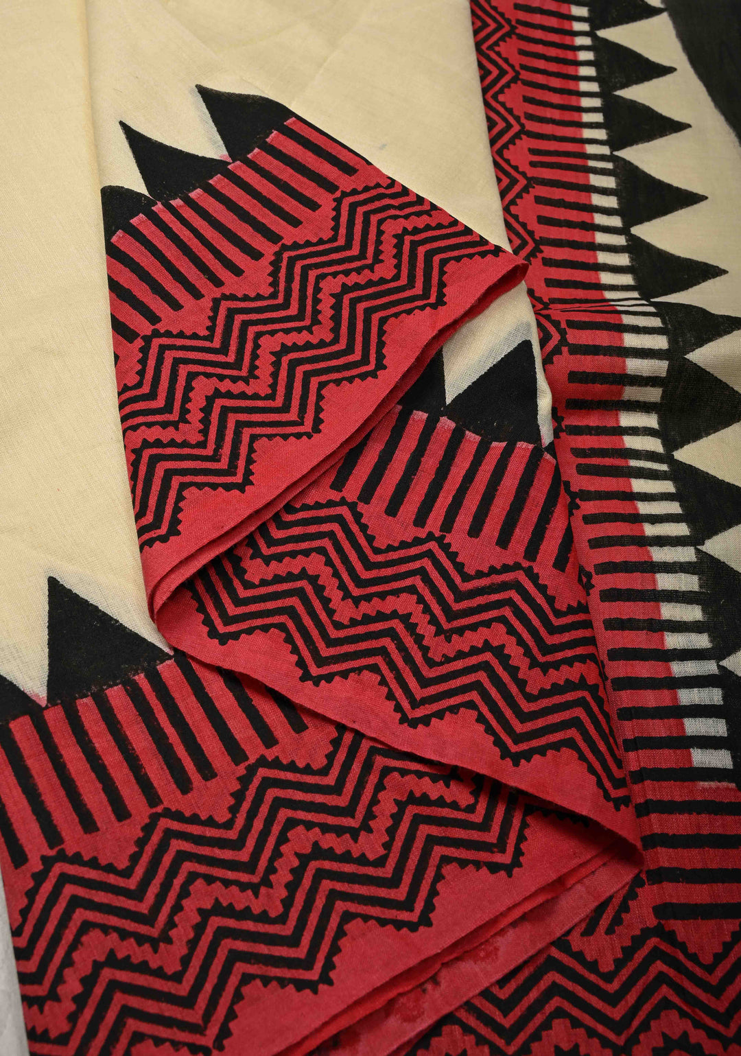 Cream Uppada Handloom Cotton Saree with Contrast Border and Mandala Motifs on Pallu