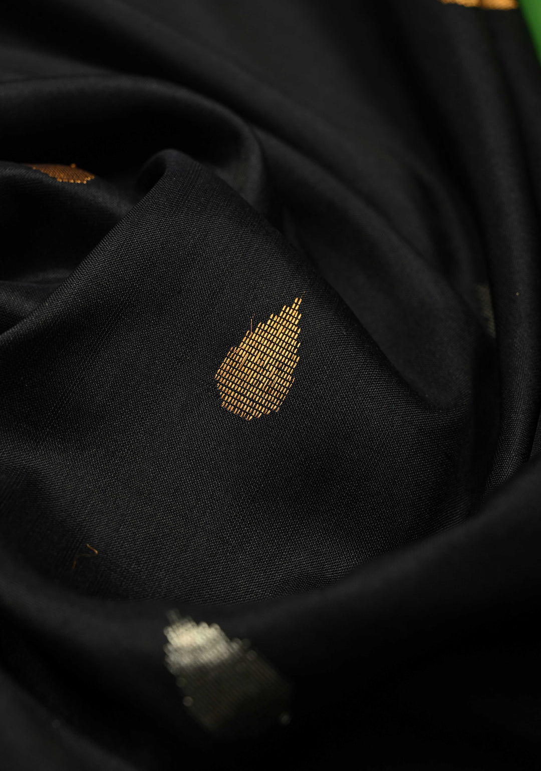 Black Uppada Handloom Silk Saree with Sona Rupa Buttas and Ikkat Border | SILK MARK CERTIFIED