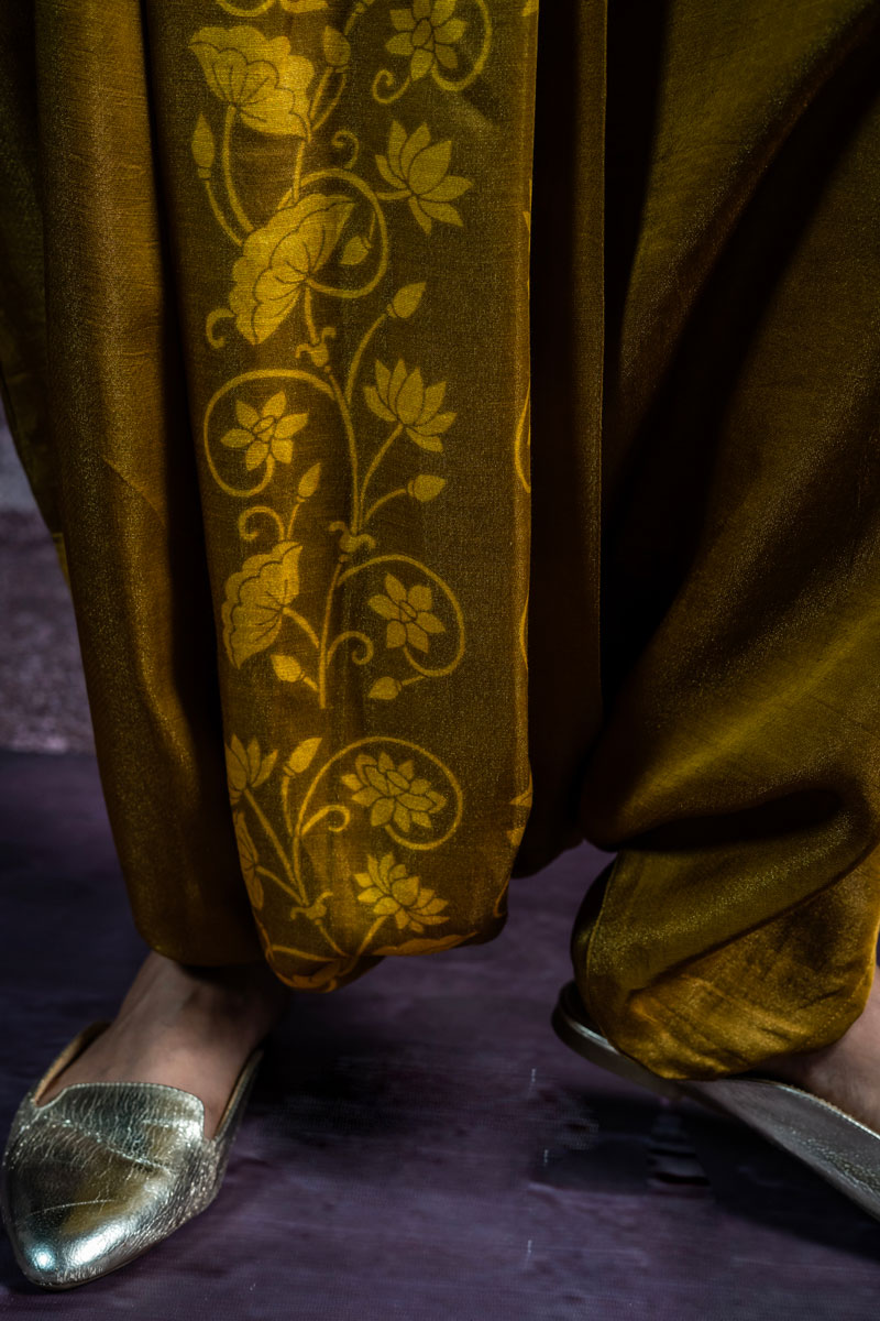 VRAJ LEELA METALLIC OLIVE KURTA + DHOTI ( SET OF 2 | SHOBITAM