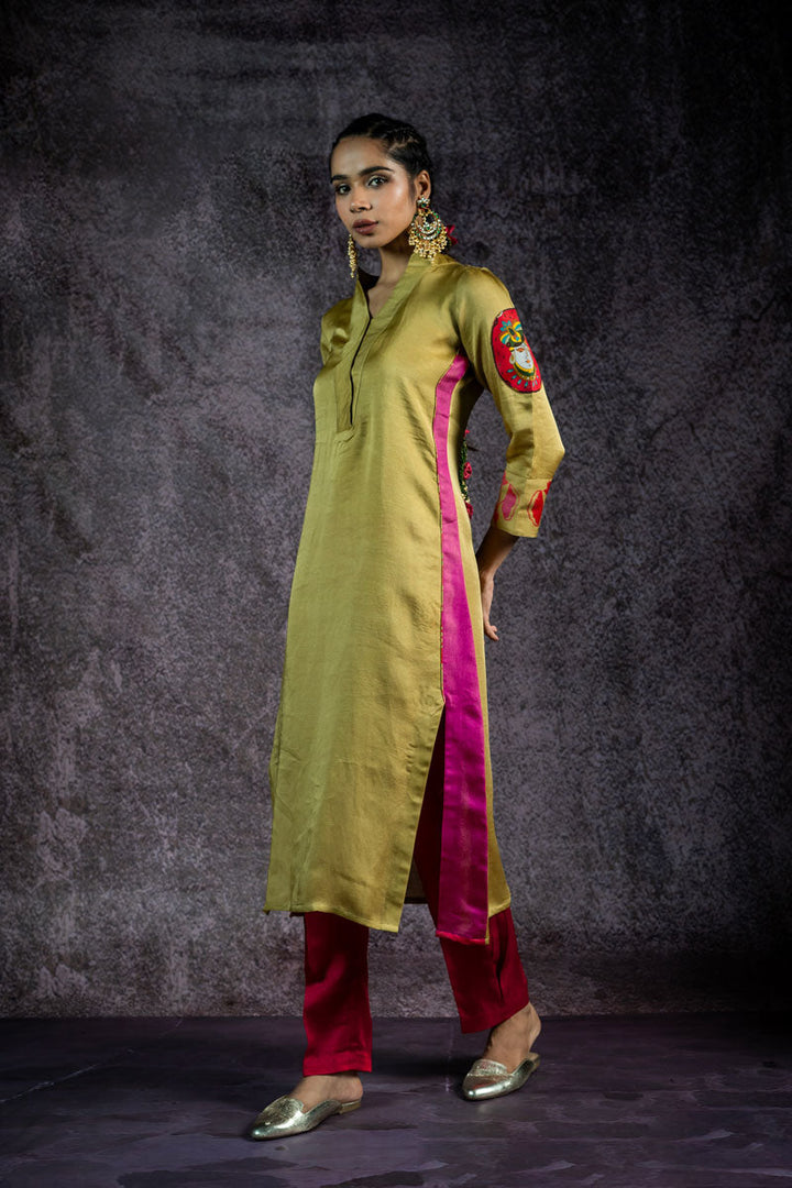 PADMA SAAJ PISTA METALLIC KURTA + SALWAR+ DUPATTA (SET OF 3) | SHOBITAM