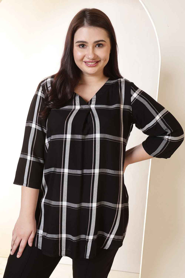 Plus Size Black & White Checkered V-Neck Rayon Twill Top in Cotton | Made to Order