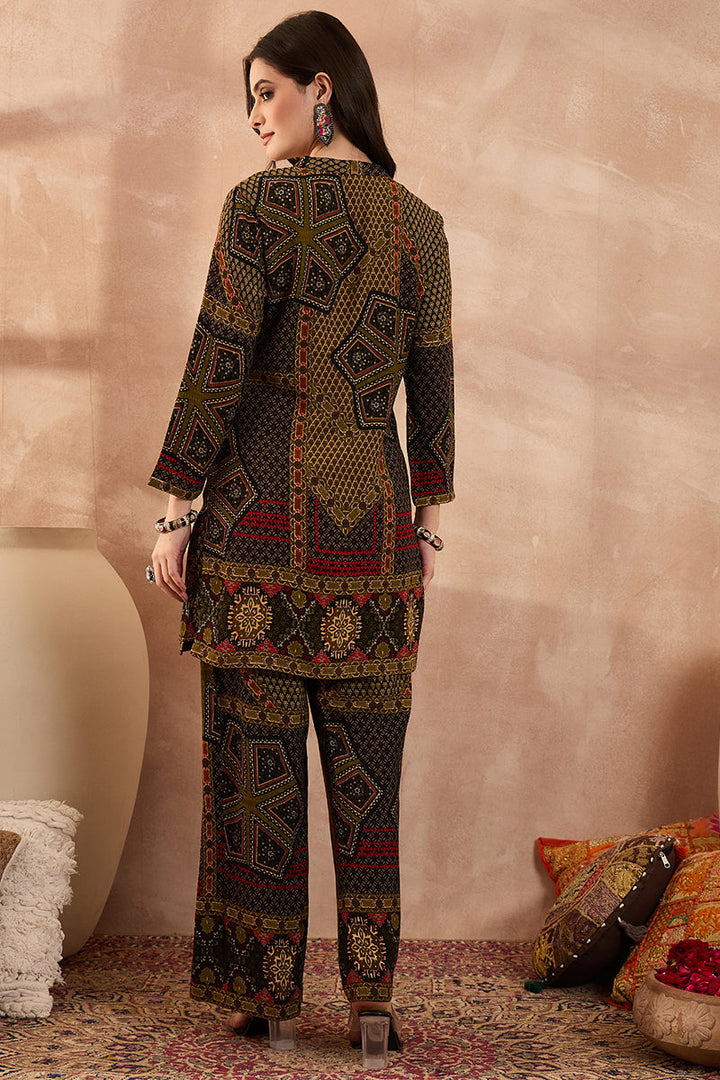 Green Viscose Rayon Printed Straight Coord Sets | SHOBITAM
