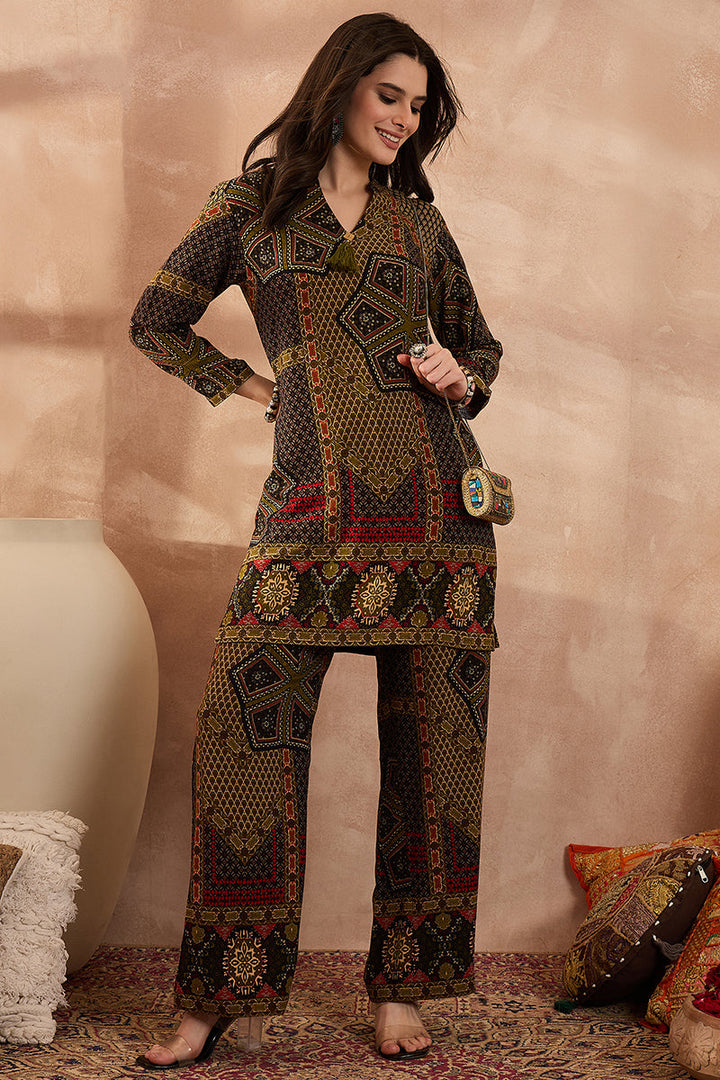 Green Viscose Rayon Printed Straight Coord Sets | SHOBITAM