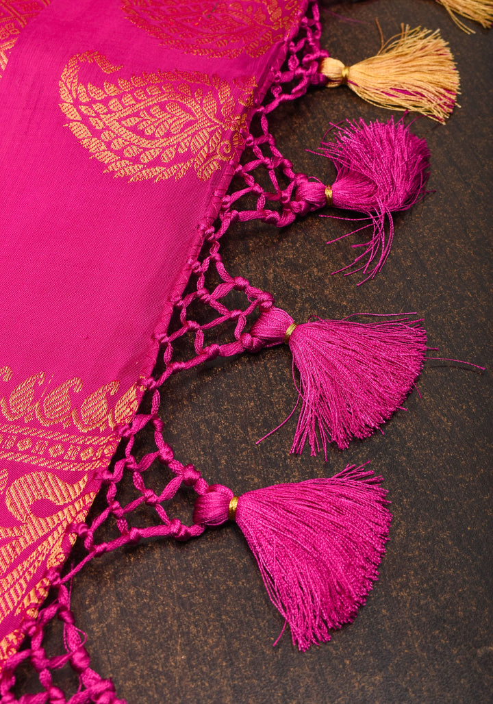 Exquisite Brocade Gadwal Silk Saree in Dual tone Orange Pink  and Zari Borders  | SILK MARK CERTIFIED