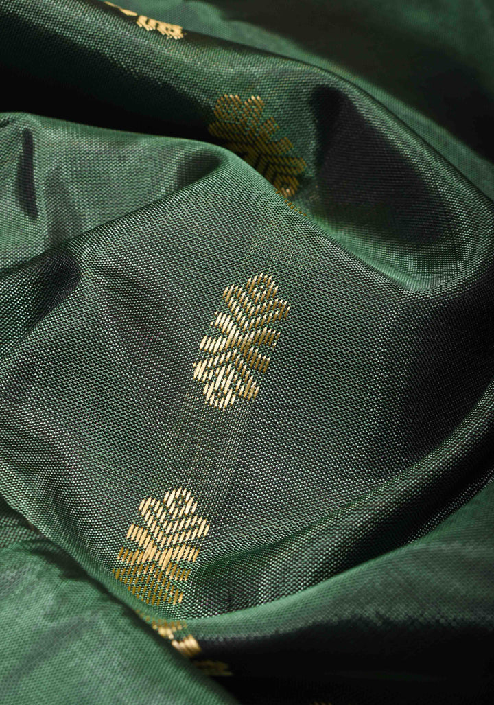 Elegant Green Vegan Handloom Saree with Dual-Tone Border and Resham Work, no Blouse piece