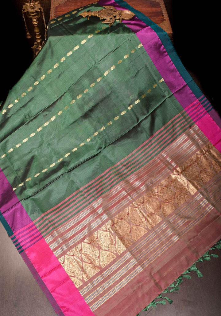 Elegant Green Vegan Handloom Saree with Dual-Tone Border and Resham Work, no Blouse piece