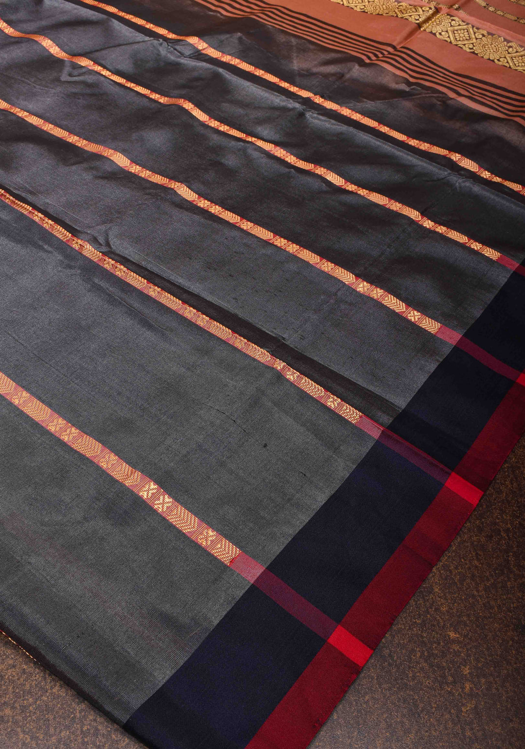 Vegan Silk Handloom Saree in Dark Grey with Contrast Pallu, No Blouse piece