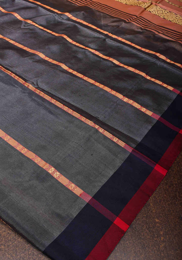 Vegan Silk Handloom Saree in Dark Grey with Contrast Pallu, No Blouse piece
