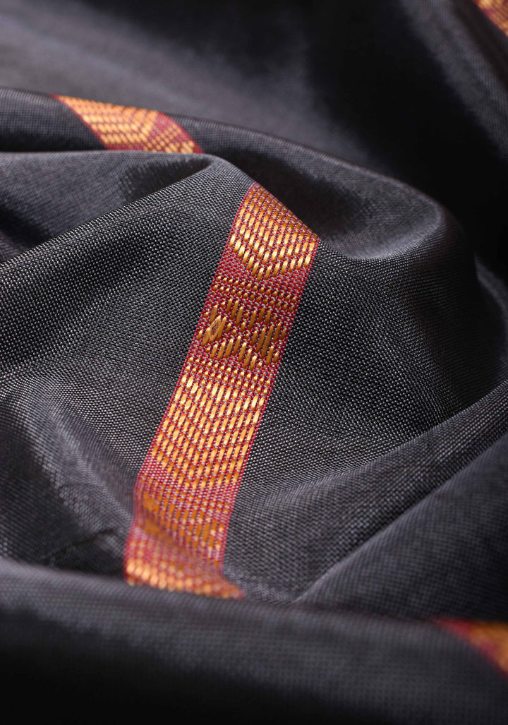 Vegan Silk Handloom Saree in Dark Grey with Contrast Pallu, No Blouse piece