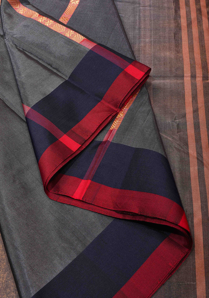 Vegan Silk Handloom Saree in Dark Grey with Contrast Pallu, No Blouse piece