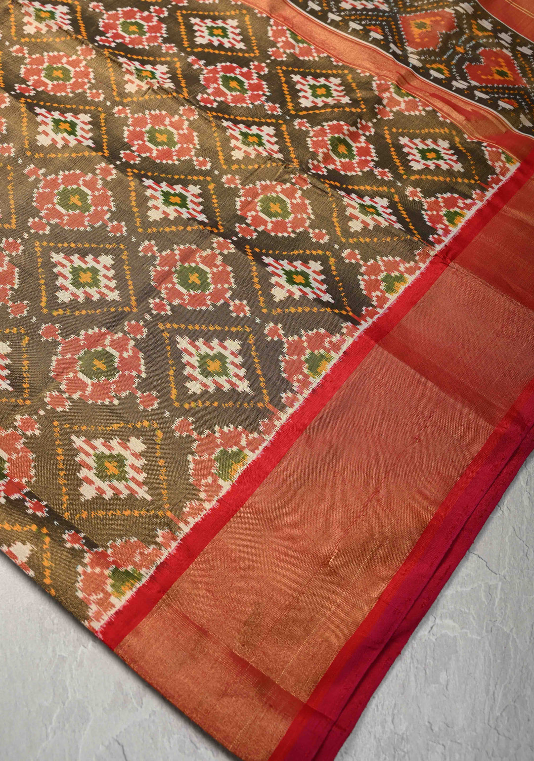 Green Pochampally Ikkat Pure Tissue Silk Saree Geometric Motifs with Tissue Border | SILK MARK CERTIFIED