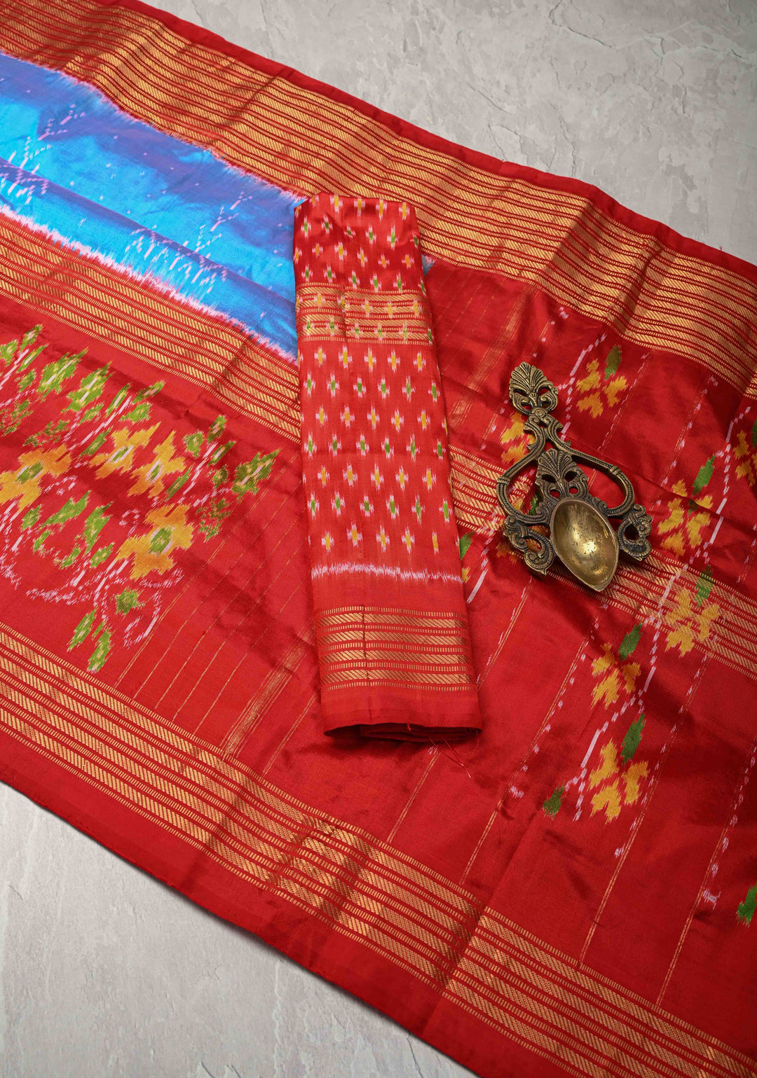 Blue Dual tone Pochampally Ikkat Pure Silk Saree with Ikkat Weave and Contrast Wide Border  | SILK MARK CERTIFIED