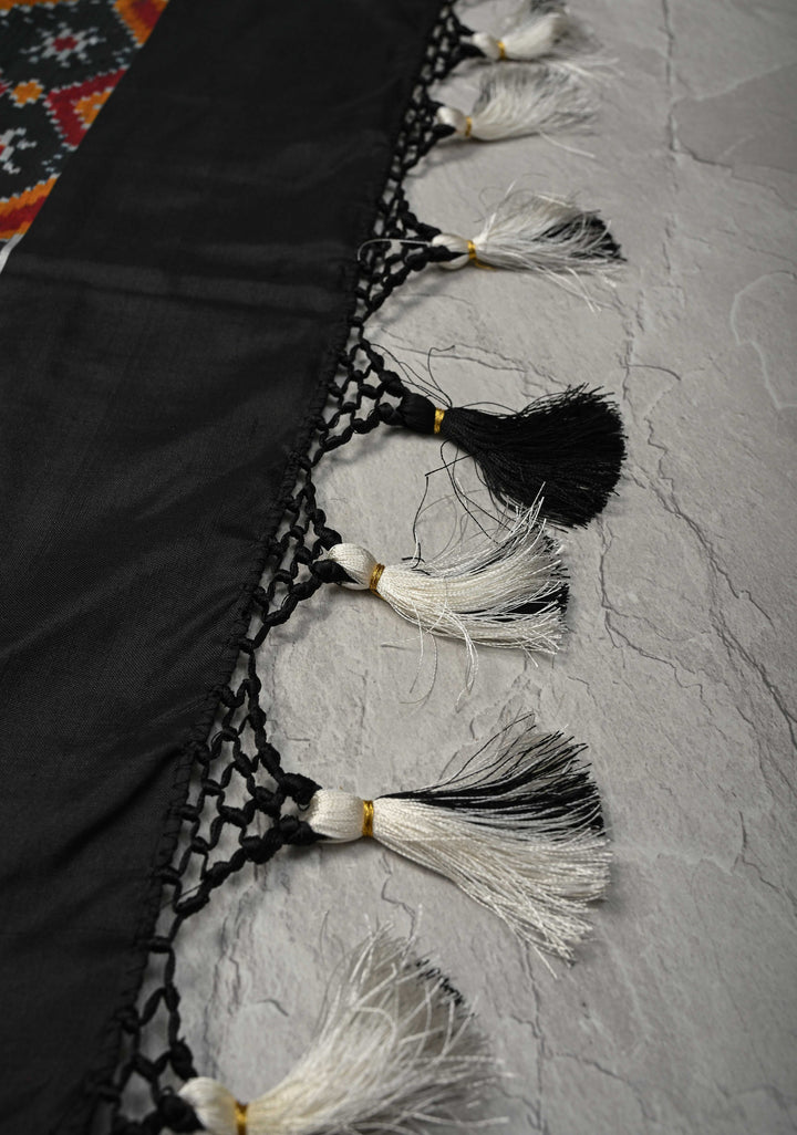 Ivory Pochampally Ikkat Pure Silk Saree with Contrast Ikkat Weave Border  | SILK MARK CERTIFIED