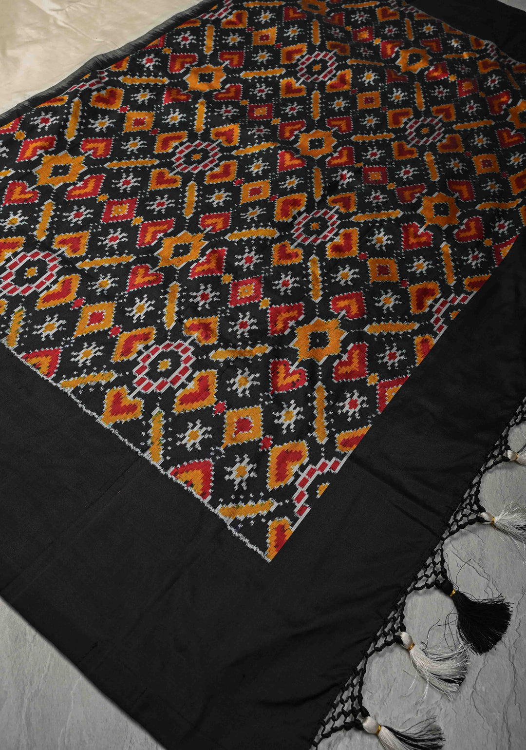 Ivory Pochampally Ikkat Pure Silk Saree with Contrast Ikkat Weave Border  | SILK MARK CERTIFIED