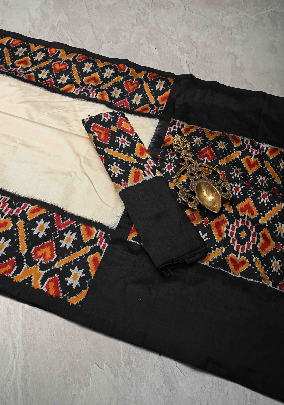 Ivory Pochampally Ikkat Pure Silk Saree with Contrast Ikkat Weave Border  | SILK MARK CERTIFIED