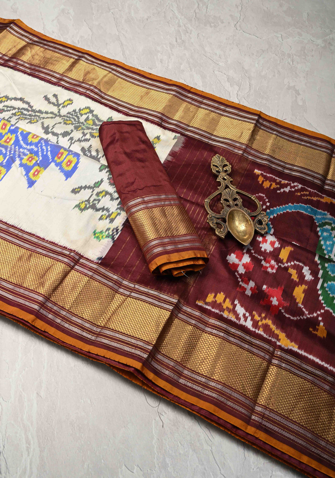 Off White Pochampally Ikkat Pure Silk Saree with Peacock Motifs and Contrast Zari Border | SILK MARK CERTIFIED