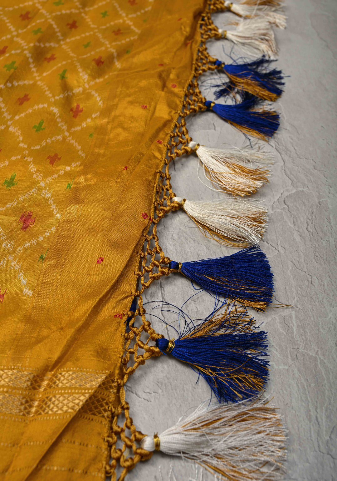 Off White Pochampally Ikkat Pure Silk Saree with Geometric Pattern and Contrast Zari Border | SILK MARK CERTIFIED