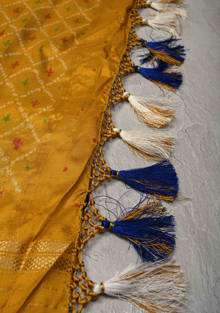Off White Pochampally Ikkat Pure Silk Saree with Geometric Pattern and Contrast Zari Border | SILK MARK CERTIFIED