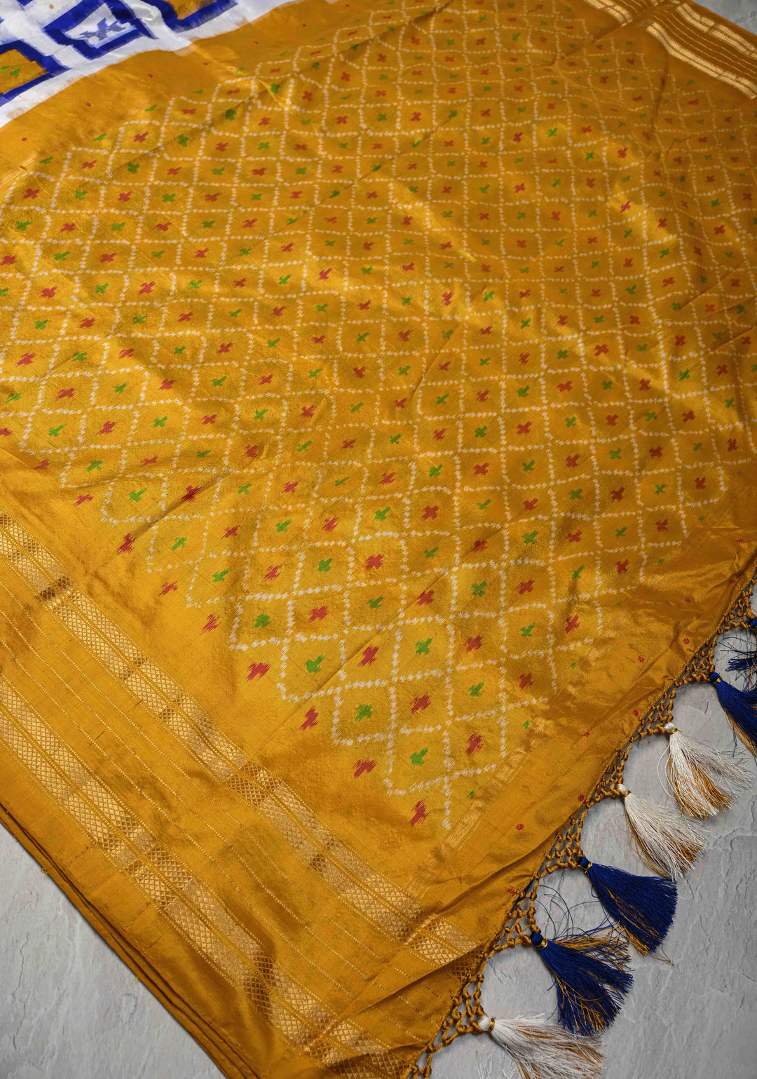 Off White Pochampally Ikkat Pure Silk Saree with Geometric Pattern and Contrast Zari Border | SILK MARK CERTIFIED