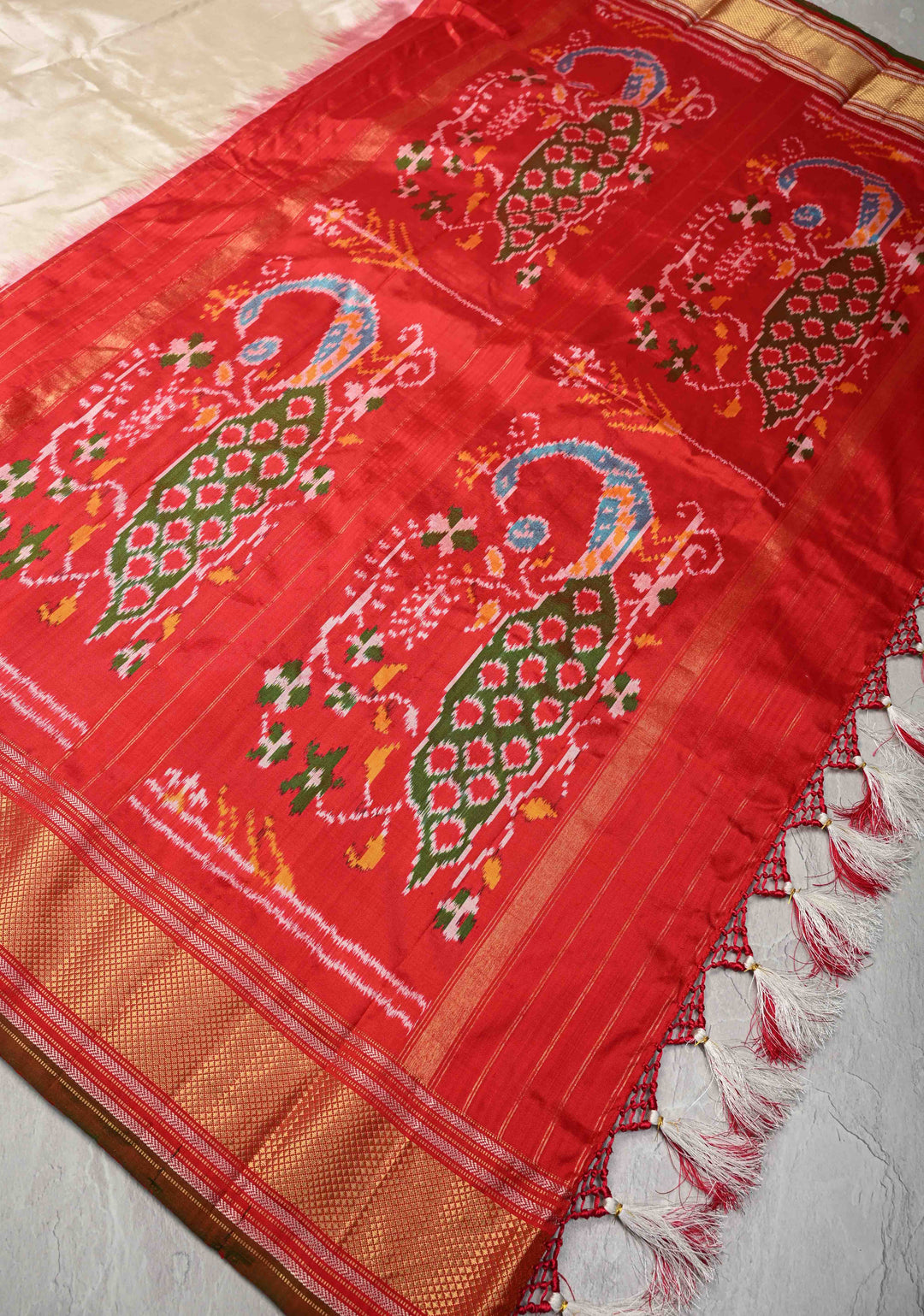 Off White Pochampally Ikkat Pure Silk Saree with Contrast Zari Border | SILK MARK CERTIFIED