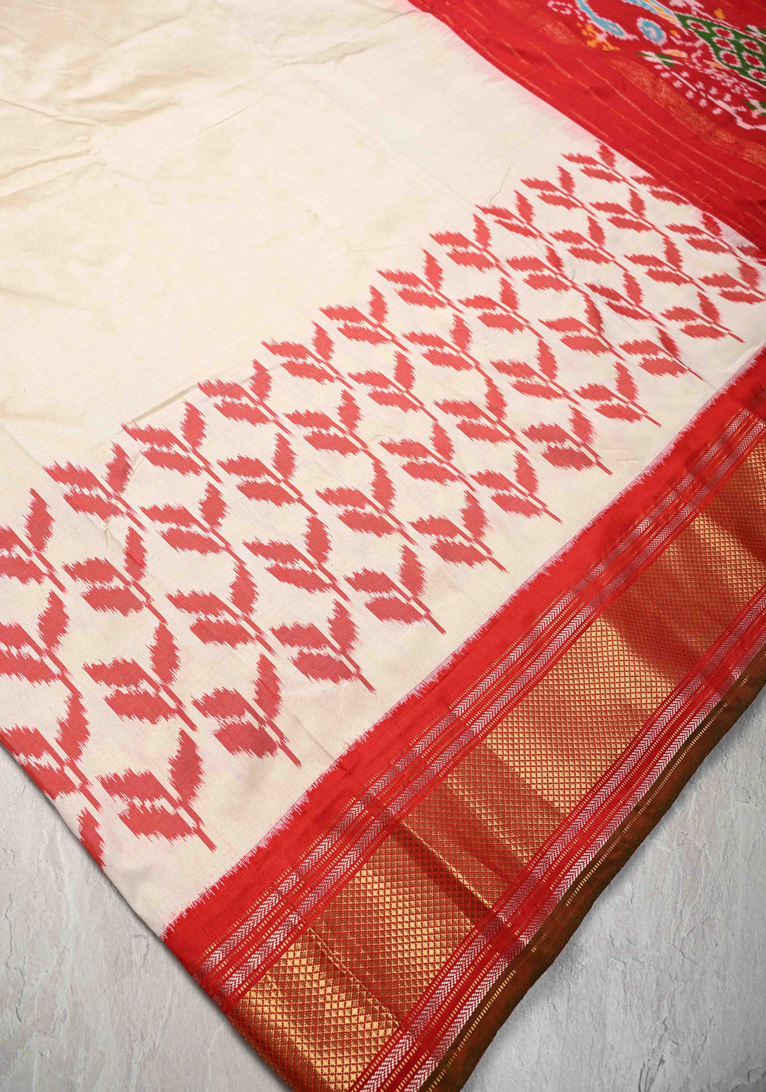 Off White Pochampally Ikkat Pure Silk Saree with Contrast Zari Border | SILK MARK CERTIFIED