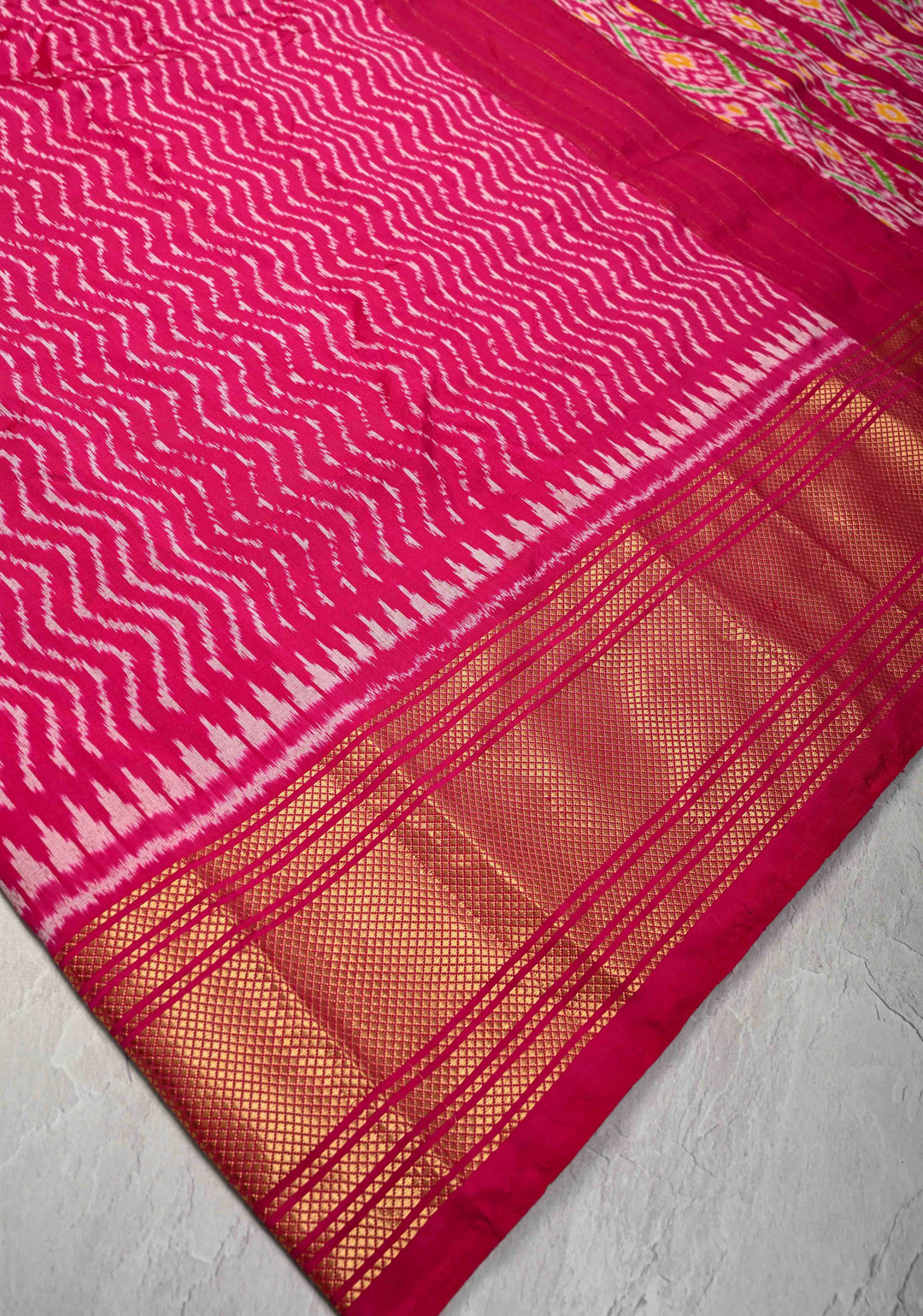 Pink Dual tone Pochampally Ikkat Pure Silk Saree with Zigzag Pattern and Zari Border | SILK MARK CERTIFIED