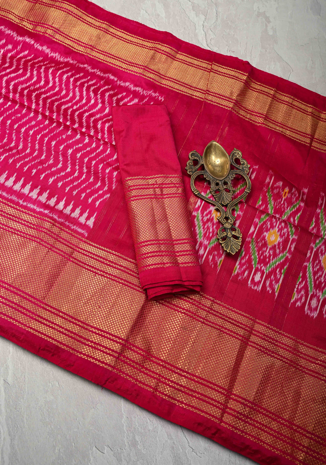 Pink Dual tone Pochampally Ikkat Pure Silk Saree with Zigzag Pattern and Zari Border | SILK MARK CERTIFIED