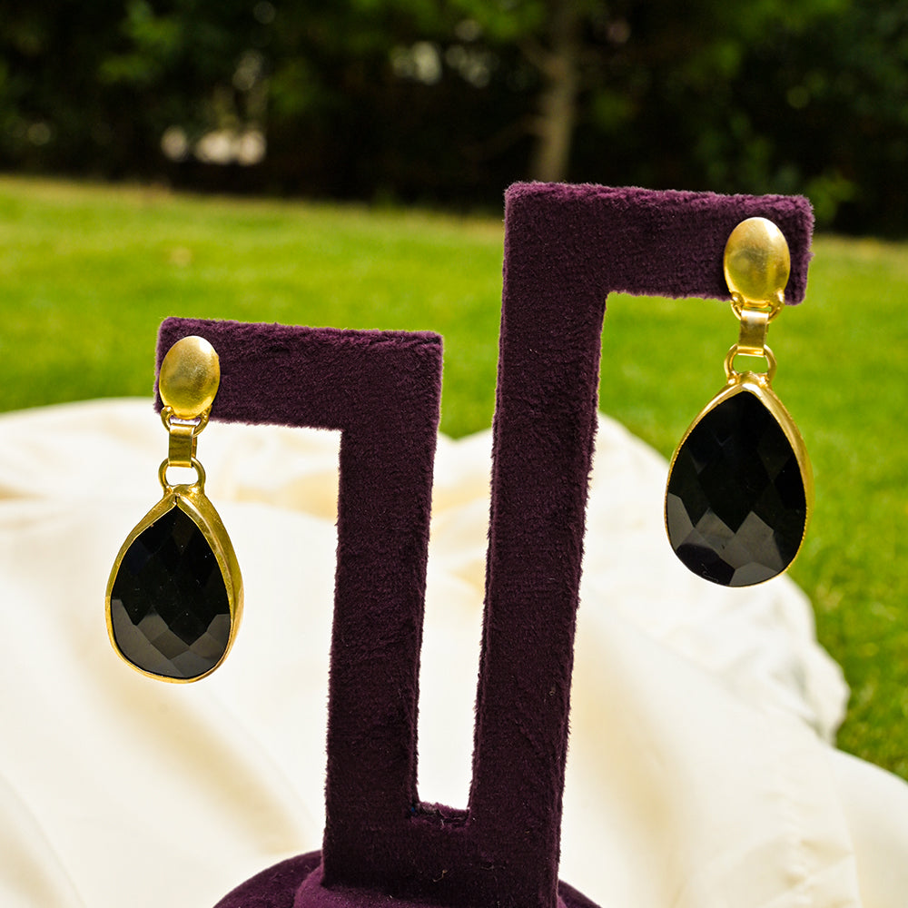 Black Onyx & MOP Gemstone Necklace Set | SHOBITAM