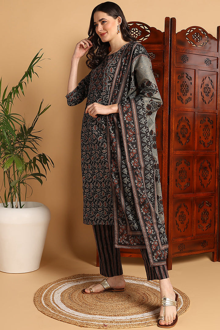 Black Pure Cotton Floral Printed Suit Set | SHOBITAM