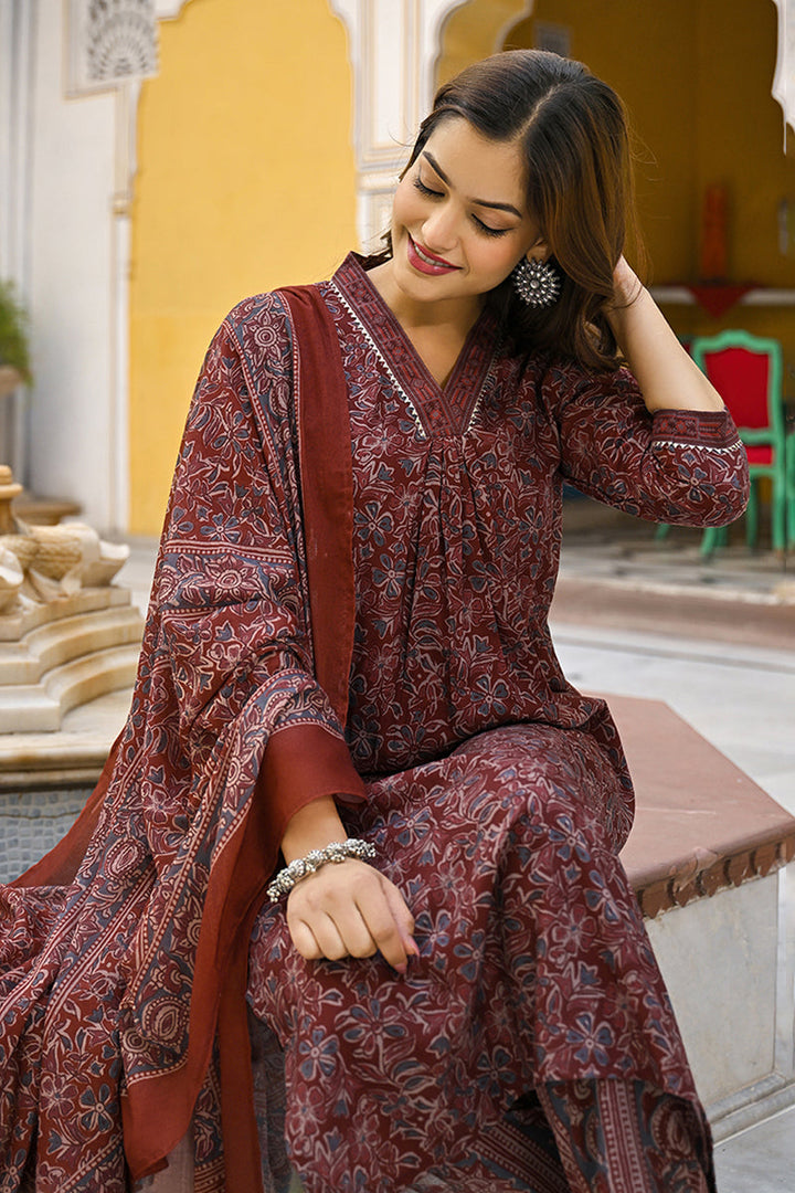 Maroon Rayon Blend Floral Printed Straight Suit Set | SHOBITAM