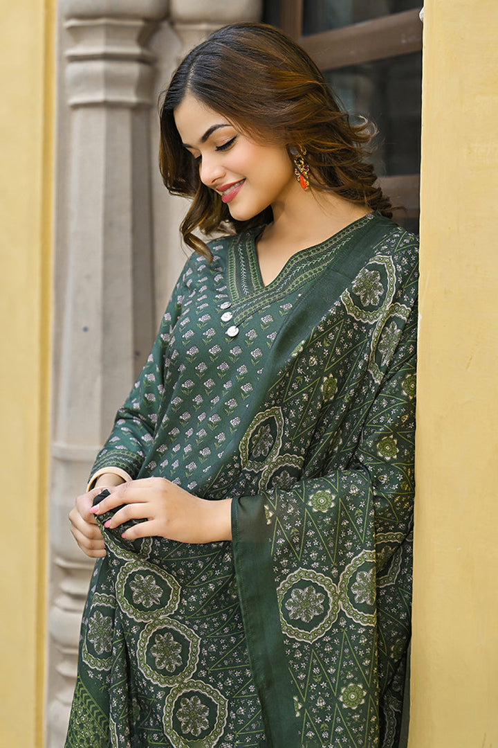 Green Cotton Blend Floral Printed Straight Suit Set | SHOBITAM