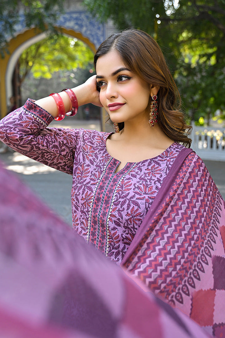 Pink Cotton Blend Floral Printed Straight Suit Set | SHOBITAM