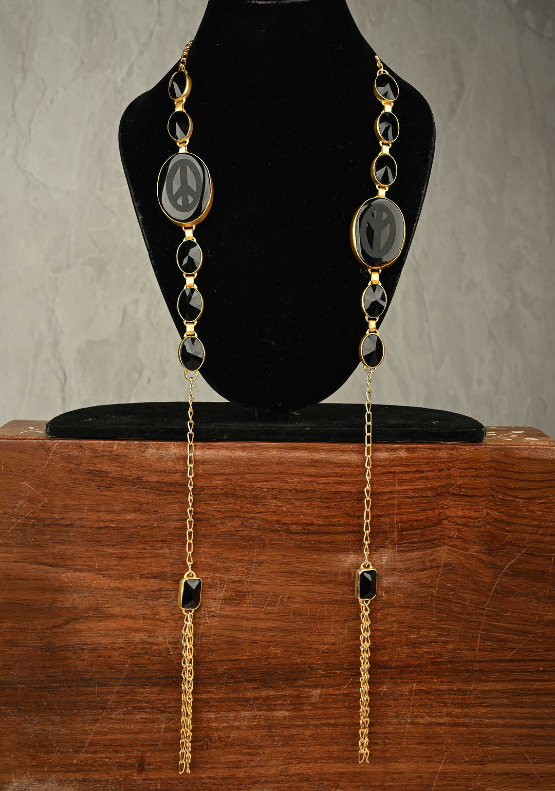 Black onyx and Glass Tie-Style Necklace