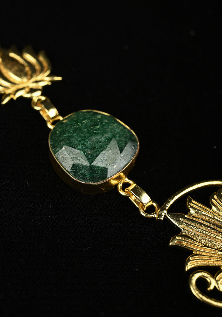 Green Ropada Chain Necklace and Lotus Motifs