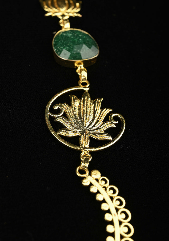 Green Ropada Chain Necklace and Lotus Motifs