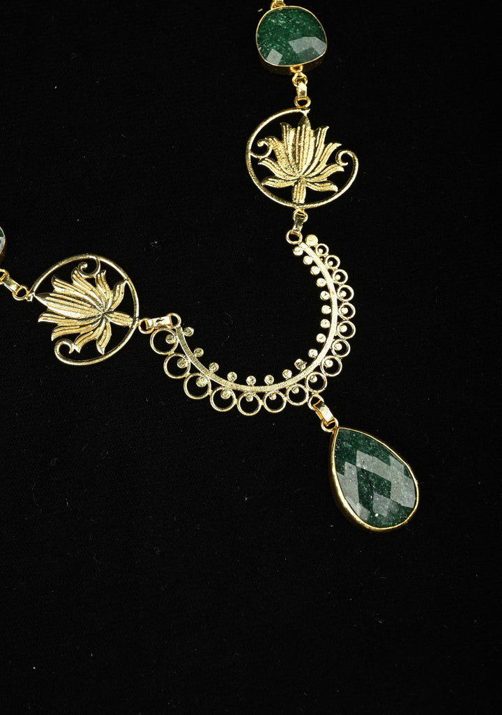 Green Ropada Chain Necklace and Lotus Motifs