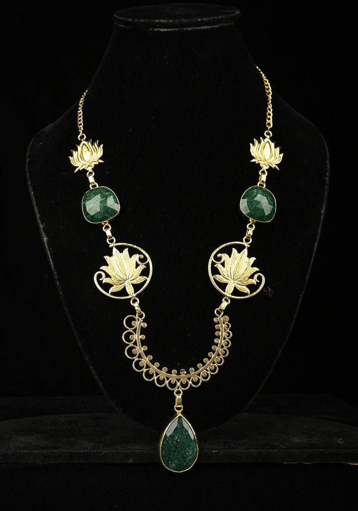 Green Ropada Chain Necklace and Lotus Motifs