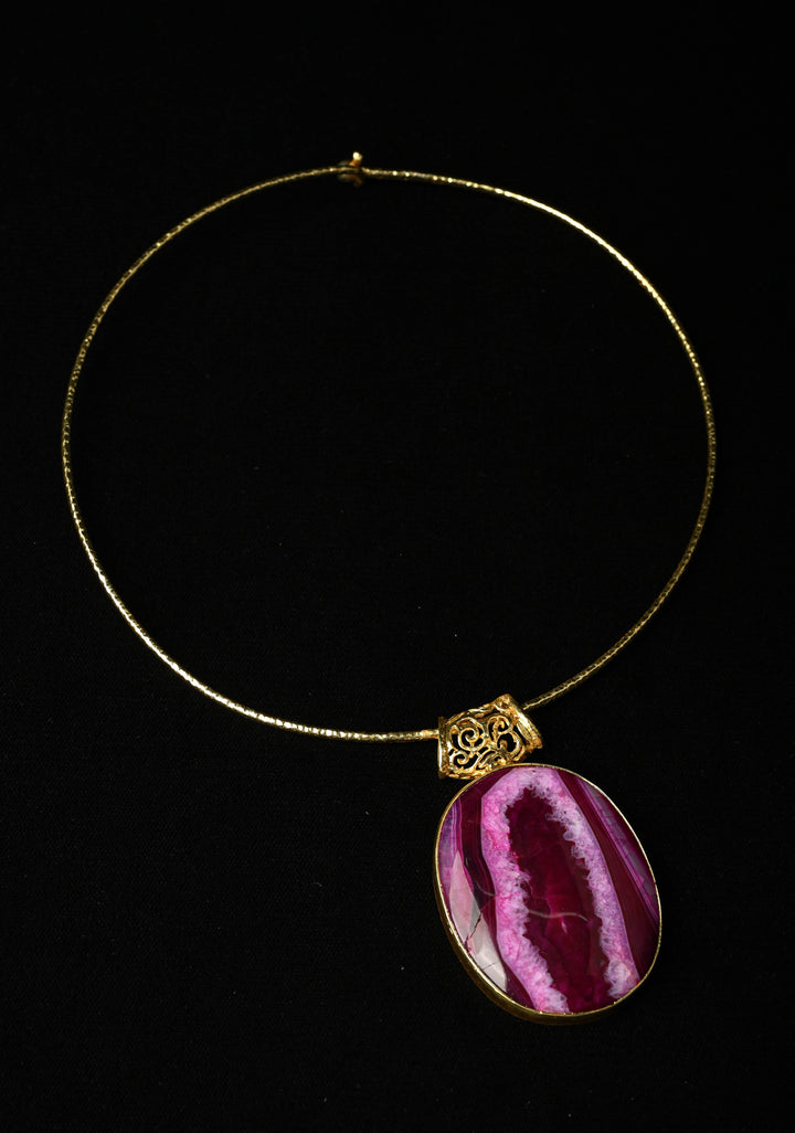 Hasli Necklace with Purple Lace Agate Pendant