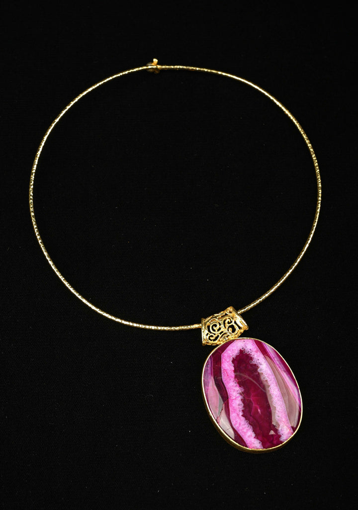 Hasli Necklace with Purple Lace Agate Pendant