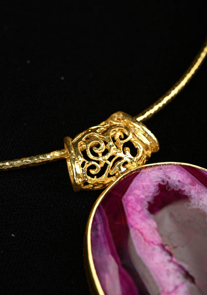 Hasli Necklace with Purple Lace Agate Pendant
