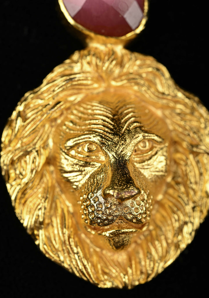 Monalisa Stone Lion Head Pendant Necklace