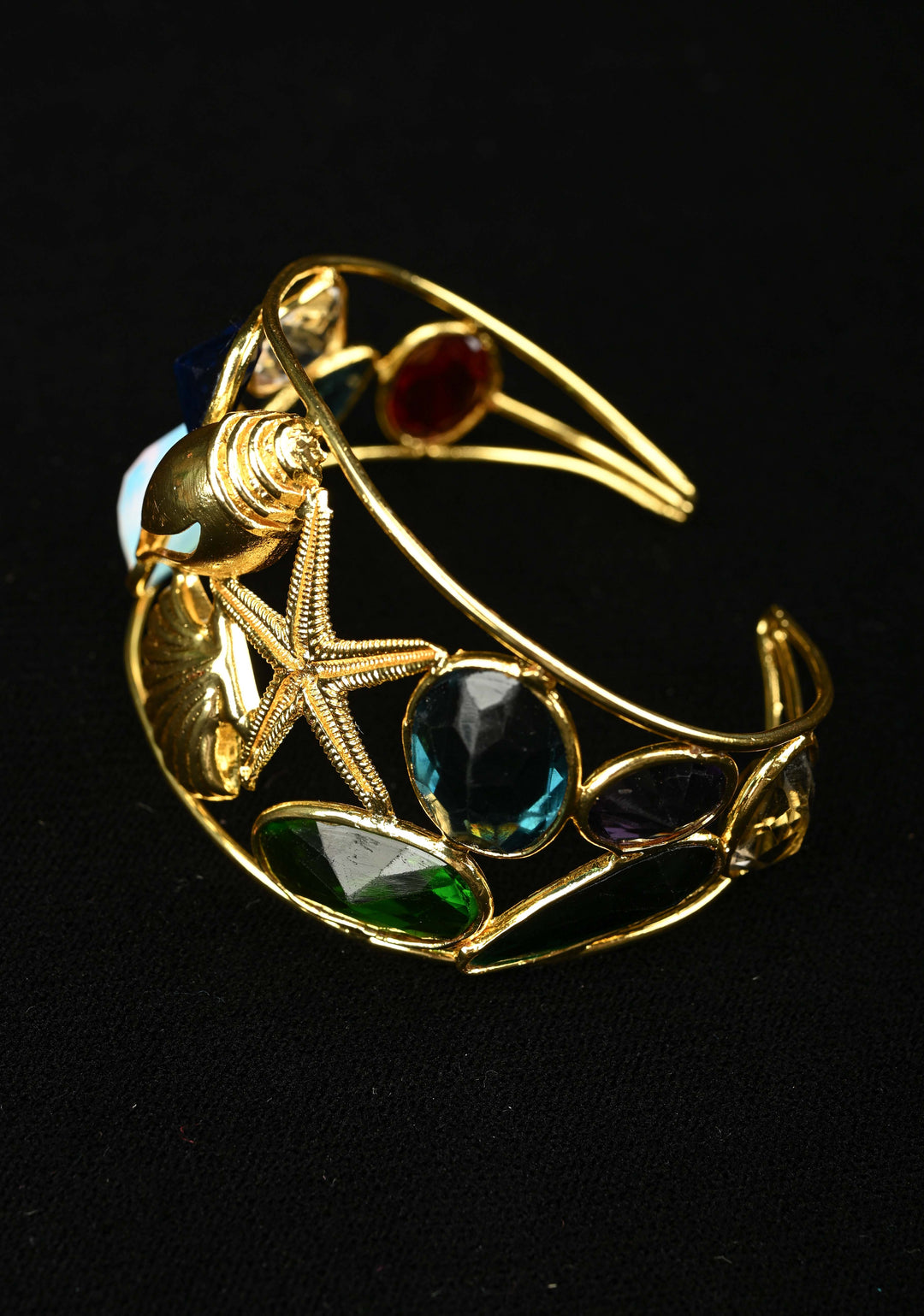 Ajustable HandCuff Bracelet With Gold Toned Metal Seashells-Star fish and MultiColor Glass GemStones