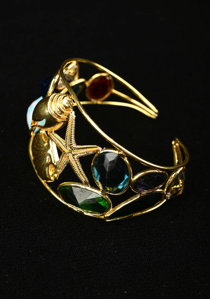 Ajustable HandCuff Bracelet With Gold Toned Metal Seashells-Star fish and MultiColor Glass GemStones