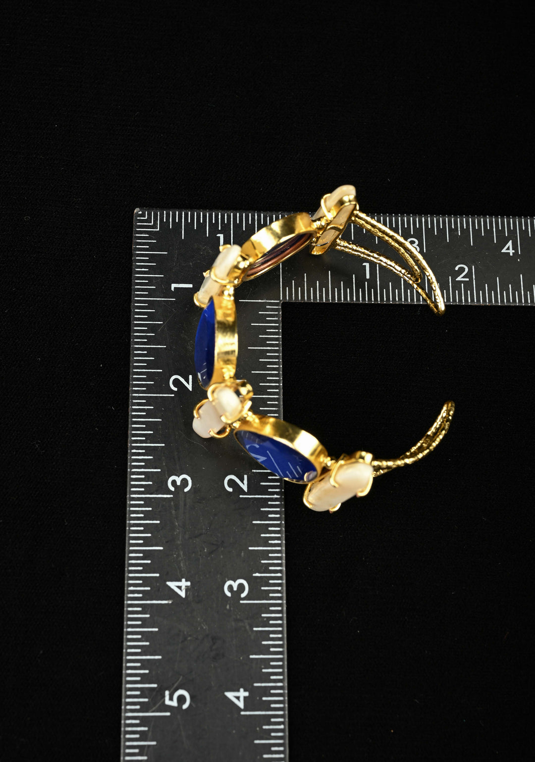 Mother of Pearl with Monalisa Stone Ajustable Handcuff Bracelet With and Gold Tone