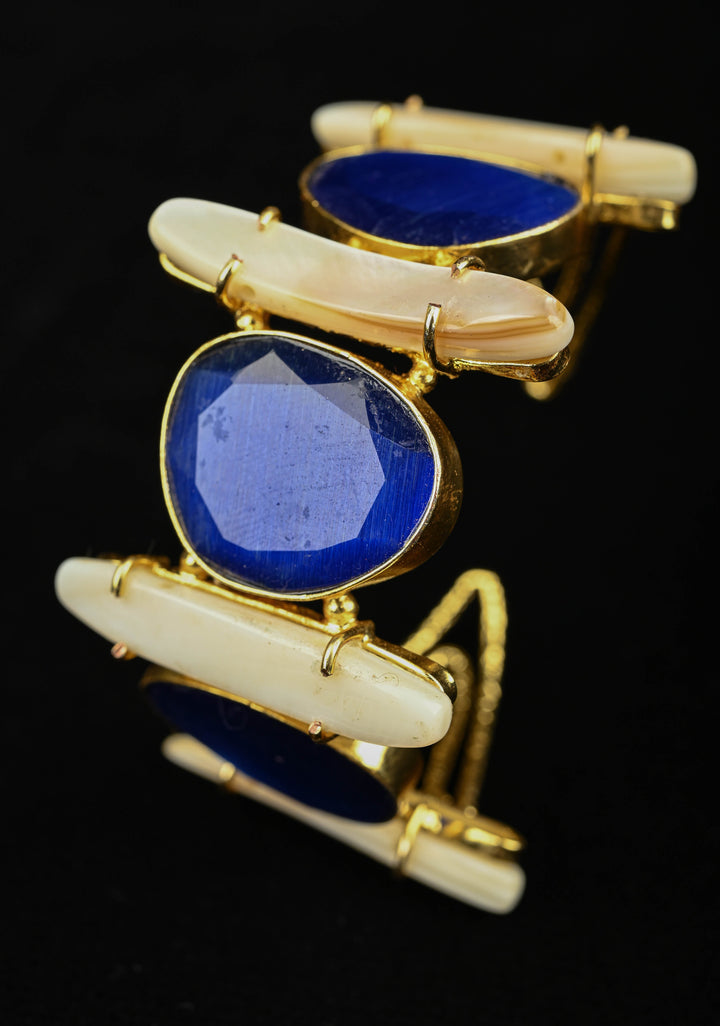 Mother of Pearl with Monalisa Stone Ajustable Handcuff Bracelet With and Gold Tone